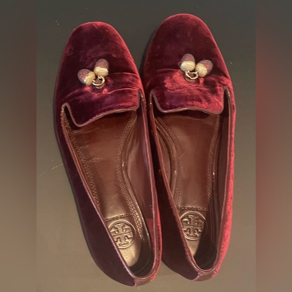 Tory Burch Burgundy Velvet Acorn Charm
"Smoking Slippers" Loafers sz. 6.5 - Picture 5 of 5